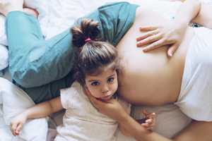 Gyomorégés terhesség során: mi ez és mi okozhatja?